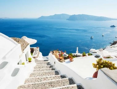 Σε γνωστό νησί έγινε σύλληψη αλλοδαπών για πλαστά ταξιδιωτικά έγγραφα σε μετανάστες
